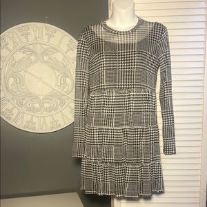 Lily Rose Black and White Ruffled Long Sleeve Sheath Dress